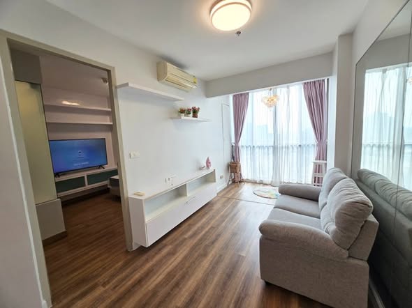 bedroom and living room of Ideo Mix Sukhumvit 103