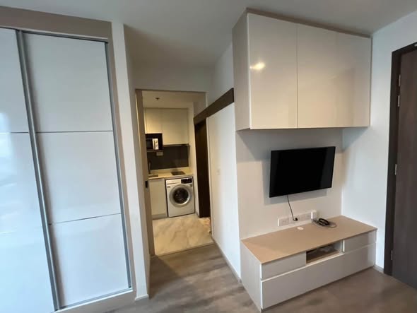 bedroom and room interior of Ideo Mobi Asoke