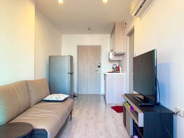 bedroom of Ideo Mobi Charan Interchange Condominium
