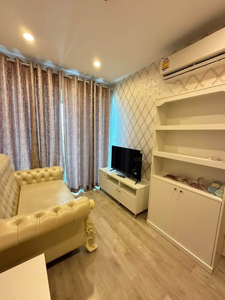 bedroom of Ideo Mobi Charan Interchange Condominium