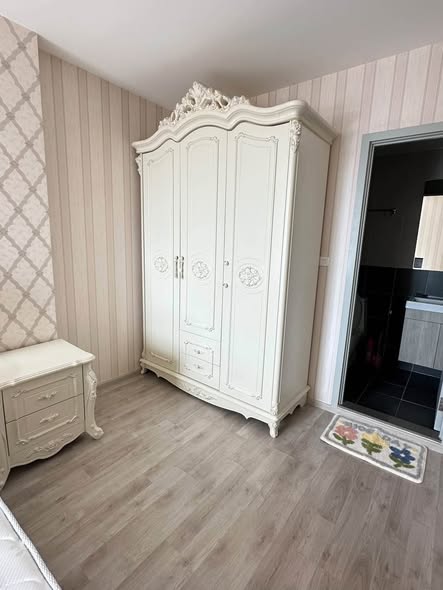 bedroom of Ideo Mobi Charan Interchange Condominium