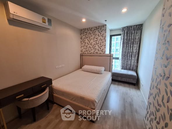 bedroom of Ideo Mobi Charan Interchange Condominium