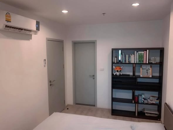bedroom and room interior of Ideo Mobi Charan Interchange Condominium