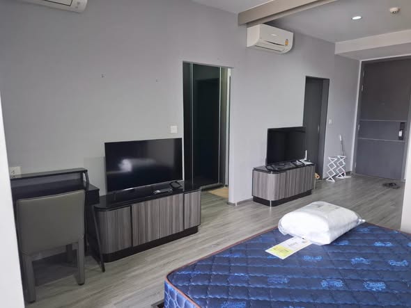bedroom of Ideo Mobi Rang Nam