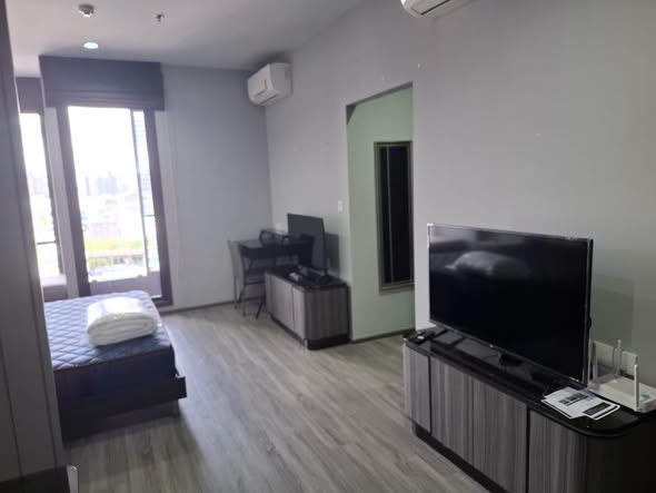 bedroom of Ideo Mobi Rang Nam