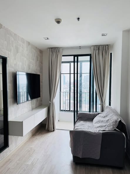 living room and bedroom of Ideo Mobi Sathorn