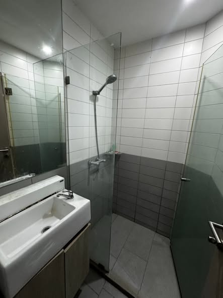 bathroom of Ideo Mobi Sukhumvit 81
