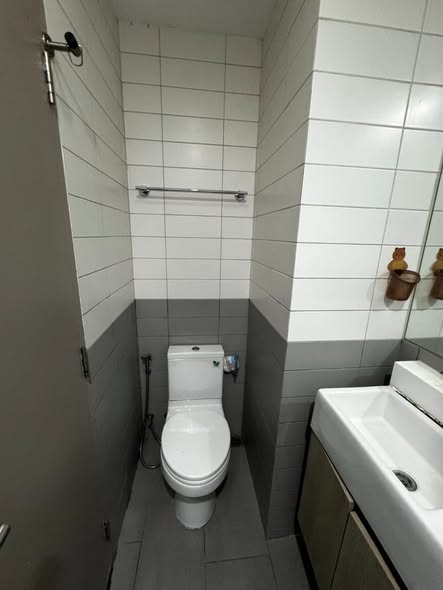 bathroom of Ideo Mobi Sukhumvit 81