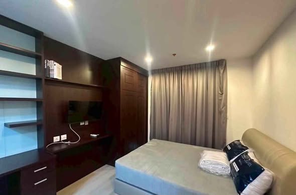 bedroom of Ideo Mobi Sukhumvit 81