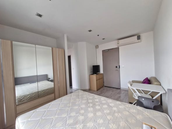 bedroom of Ideo Mobi Sukhumvit 81