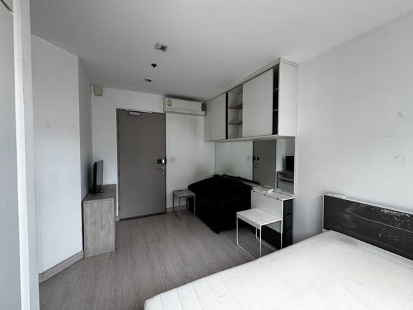 bedroom of Ideo Mobi Sukhumvit 81