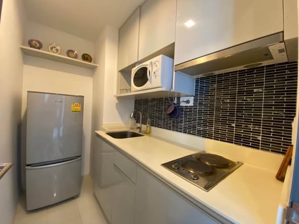 kitchen of Ideo Mobi Sukhumvit 81