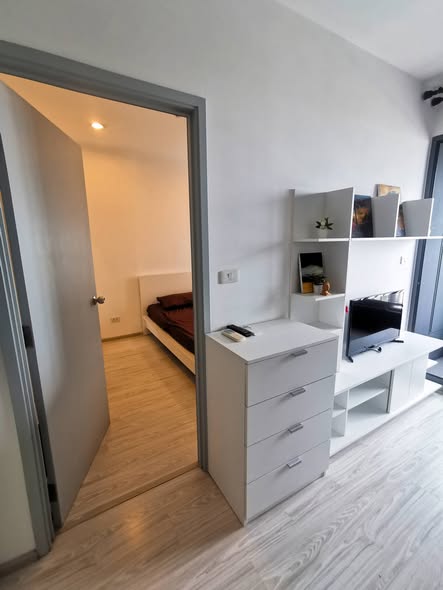 bedroom and room interior of Ideo Mobi Sukhumvit Eastgate