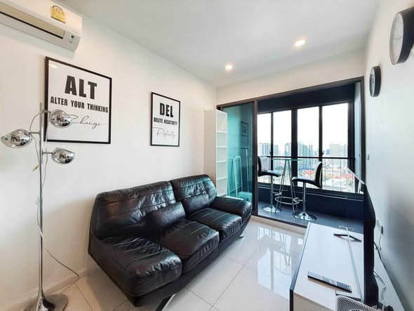 living room of Ideo Mobi Sukhumvit Eastgate