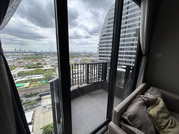 bedroom of Ideo Mobi Sukhumvit Eastpoint