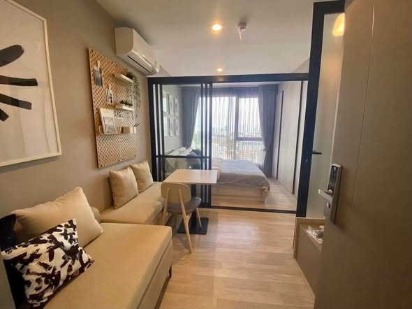 bedroom of Ideo Mobi Sukhumvit Eastpoint