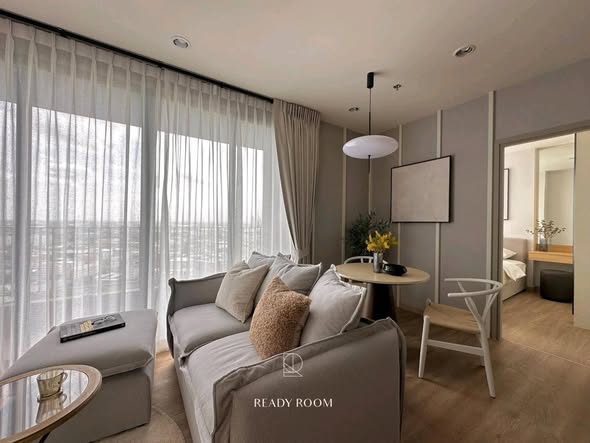 bedroom and living room of Ideo Mobi Sukhumvit Eastpoint