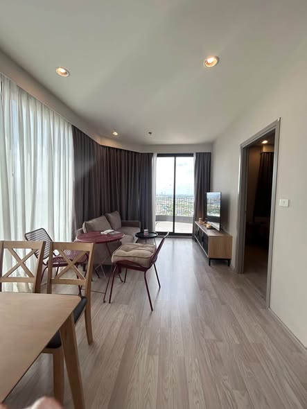 bedroom and room interior of Ideo Mobi Sukhumvit Eastpoint