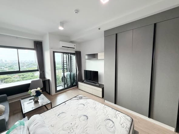 bedroom and room interior of Ideo New Rama 9
