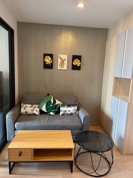 living room and bathroom of Ideo O2 – Building A