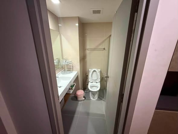 bathroom of Ideo Phaholyothin Chatuchak
