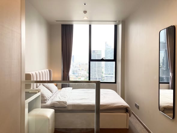 bedroom and room interior of Ideo Q Sukhumvit 36