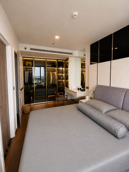 bedroom and room interior of Ideo Q Sukhumvit 36