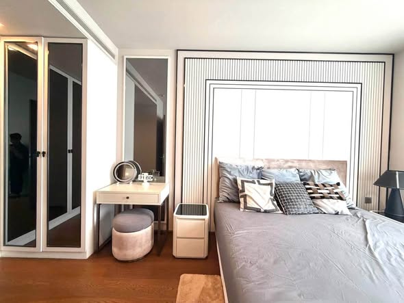 bedroom and room interior of Ideo Q Sukhumvit 36