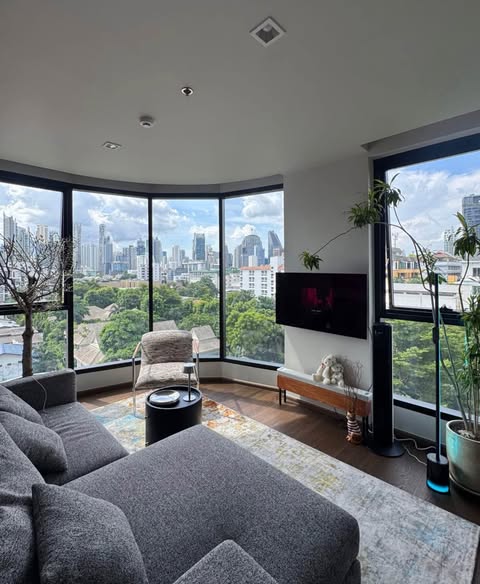 living room and room interior of Ideo Q Sukhumvit 36