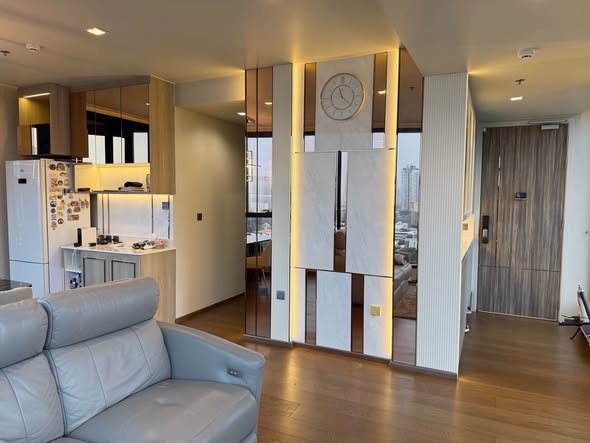 living room and room interior of Ideo Q Sukhumvit 36