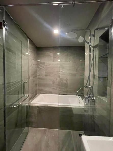 room interior and bathroom of Ideo Q Sukhumvit 36
