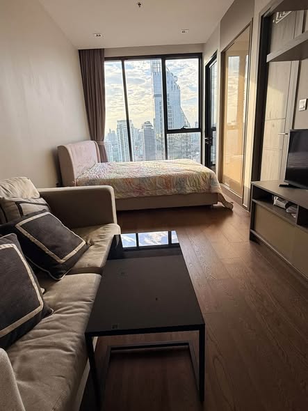 bedroom of Ideo Q Victory