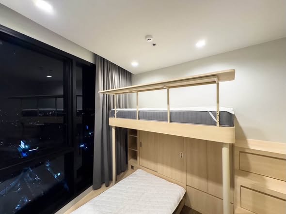 bedroom of Ideo Q Victory