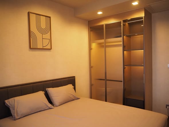 bedroom of Ideo Q Victory