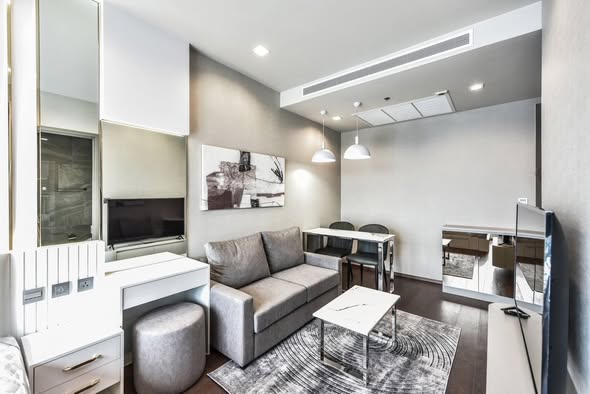 bedroom and living room of Ideo Q Victory