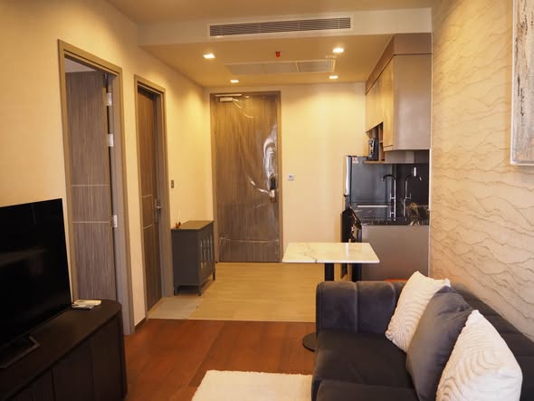 bedroom and living room and room interior of Ideo Q Victory