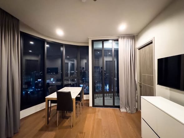 living room and room interior of Ideo Q Victory