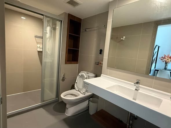 bathroom of IDEO Rama9 – Asoke