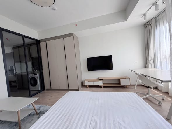 bedroom and room interior of IDEO Rama9 – Asoke