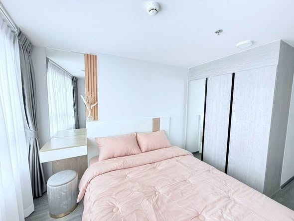 bedroom and room interior of Ideo Ramkamhaeng Lamsali Station