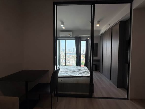 bedroom and room interior of Ideo Ratchada-Sutthisan