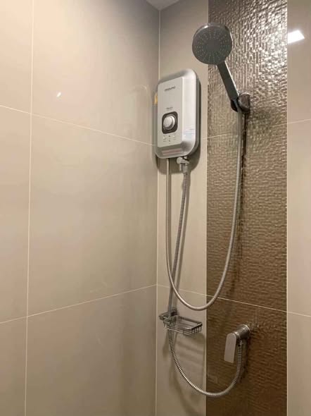 bathroom of Ideo Sathon-Wongwian Yai