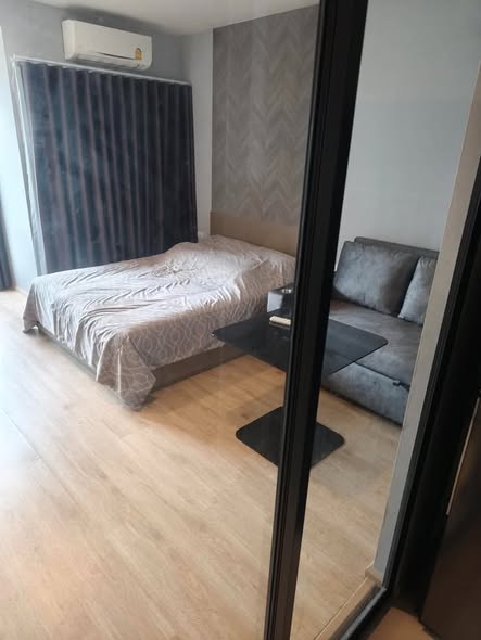 bedroom and room interior of Ideo Sathon-Wongwian Yai