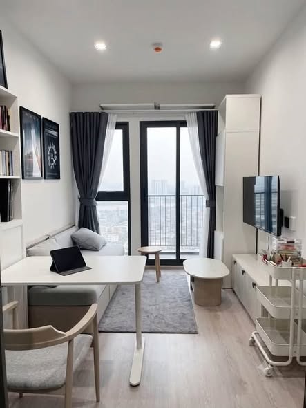 living room and bedroom of Ideo Sathon-Wongwian Yai
