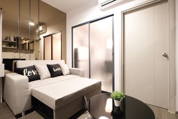 bedroom and room interior of Ideo Sukhumvit 93