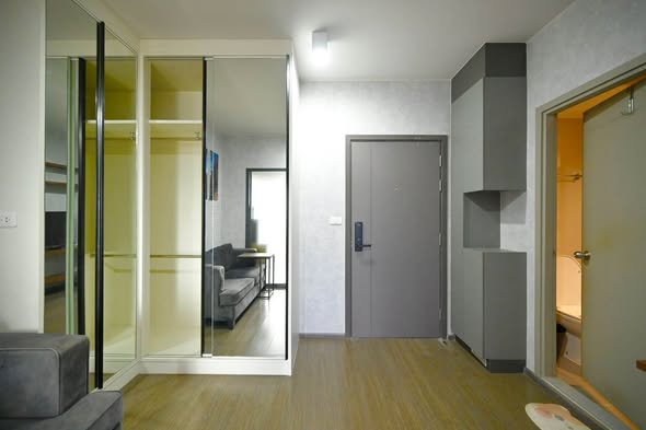 bedroom and room interior of Ideo Sukhumvit 93