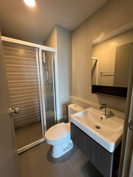bathroom of IDEO Sukhumvit Rama 4 ไอดีโอ สุขุมวิท-พระราม 4