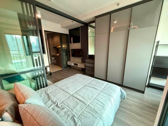 bedroom and room interior of IDEO Sukhumvit Rama 4 ไอดีโอ สุขุมวิท-พระราม 4