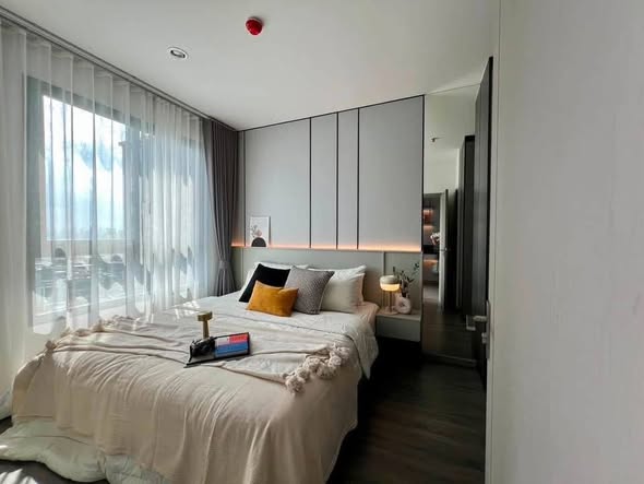 bedroom and room interior of IDEO Sukhumvit Rama 4 ไอดีโอ สุขุมวิท-พระราม 4