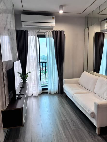 living room and room interior of IDEO Sukhumvit Rama 4 ไอดีโอ สุขุมวิท-พระราม 4